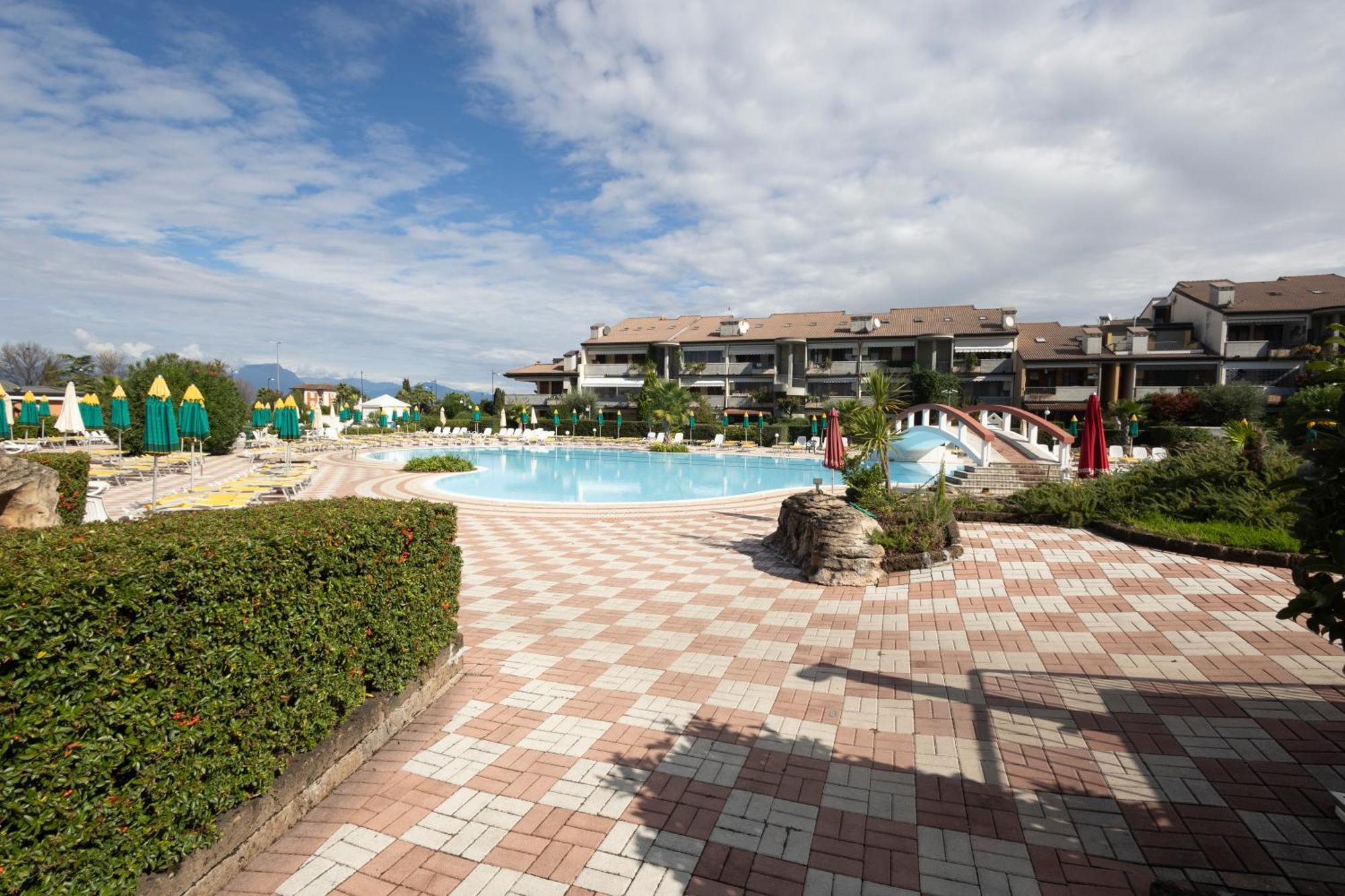 Lauri & Faggi Aparthotel Desenzano del Garda Luaran gambar