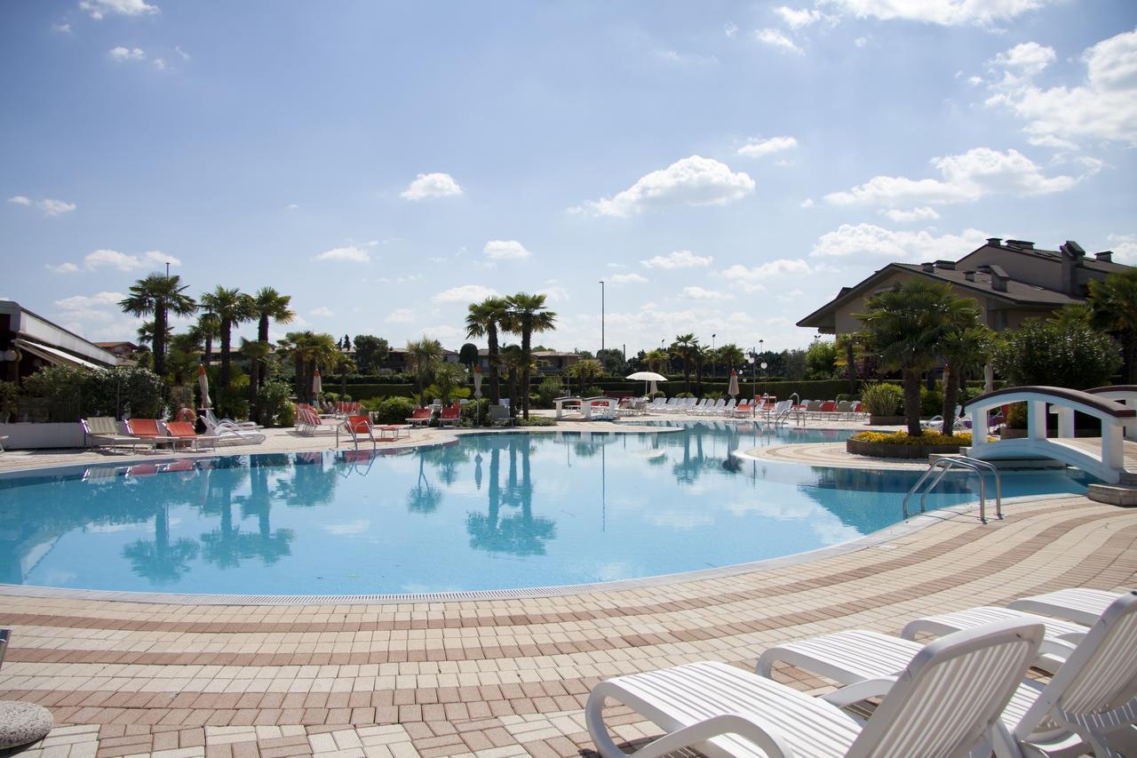 Lauri & Faggi Aparthotel Desenzano del Garda Luaran gambar